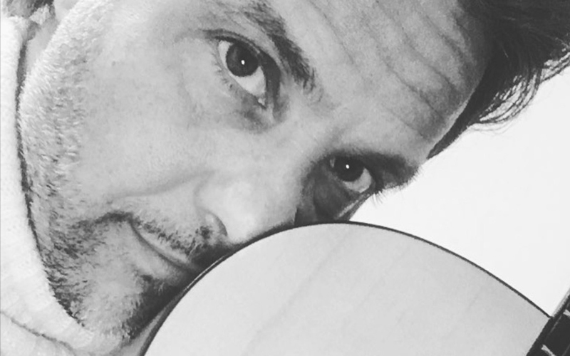 È uscito il nuovo singolo “In questo disordine” che segna il debutto da solista di Marco Anelli