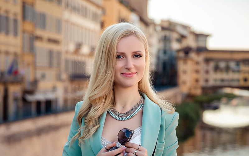 Cristina Magalo: Il Nuovo Singolo “Narcisista”, disponibile dal prossimo 15 Settembre per tutte le emittenti radiofoniche nazionali