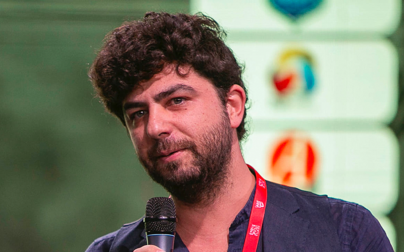 ELLEERRE RILANCIA “VULESS CAPÌ” CON LORTEX (SONY/EPIC)