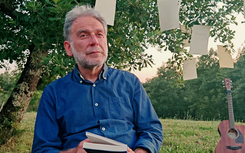 Gianfranco Mascia presenta “Assenzio”: Le parole, Montale e il bisogno di silenzio